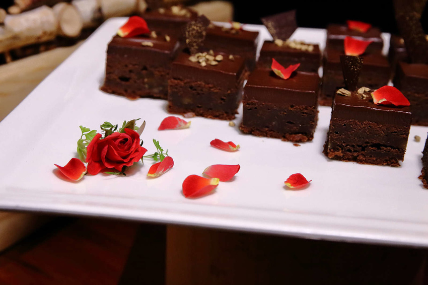 【食。台北】馬可波羅義大利餐廳-香格里拉台北遠東國際大飯店〜假日限定早午餐，高貴華麗的早午餐盛宴，晚起鳥兒有蟲吃，而且還吃到飽！