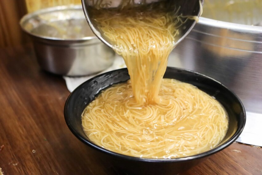 浮誇系麵線就在這邊!一碗麵線加入七種好料有肉有海鮮~