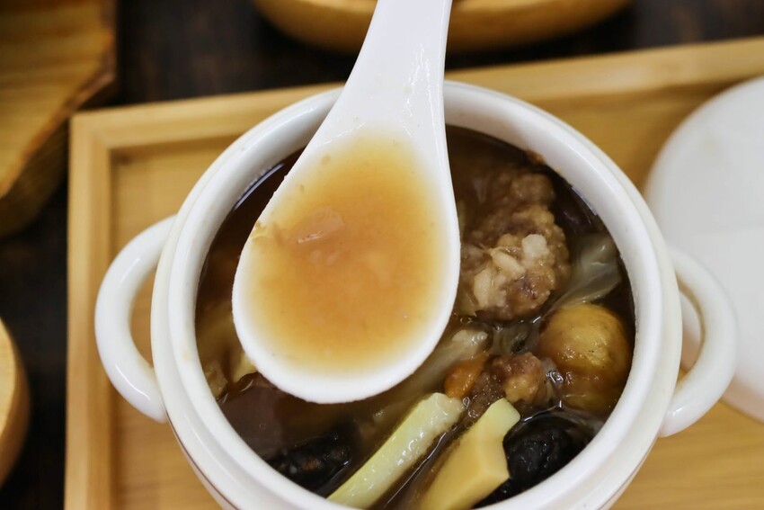 浮誇系麵線就在這邊!一碗麵線加入七種好料有肉有海鮮~