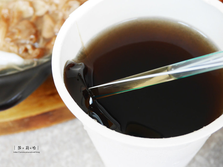 台北萬華龍山寺站附近賴桑麵線好吃中藥香炸雞排炸麻糬冬瓜仙草茶 (1)