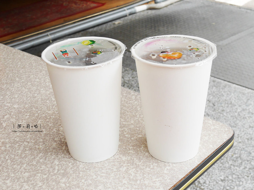 台北萬華區龍山寺外帶必吃人氣排隊美食小吃賴桑麵線 蚵仔透抽 (7)