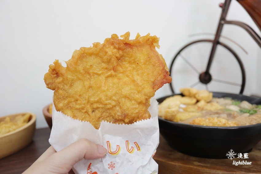 [ 萬華．龍山寺站美食 ] 淺藍 × 賴桑透抽蚵仔麵線～必點一碗吃到七種好料的魔霸麵線