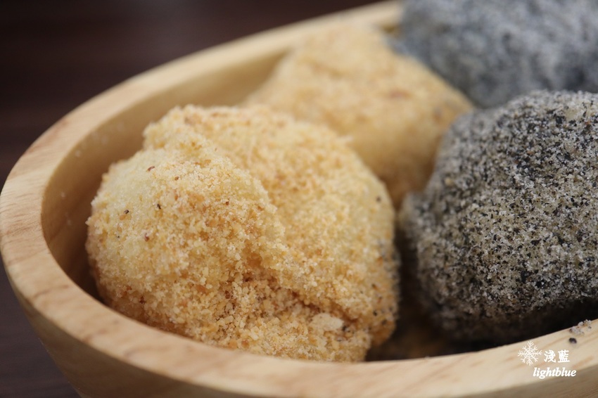 [ 萬華．龍山寺站美食 ] 淺藍 × 賴桑透抽蚵仔麵線～必點一碗吃到七種好料的魔霸麵線