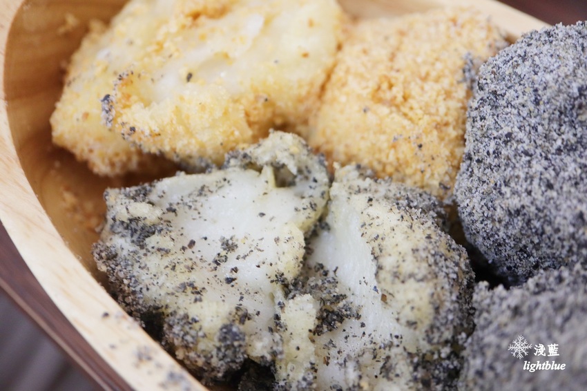 [ 萬華．龍山寺站美食 ] 淺藍 × 賴桑透抽蚵仔麵線～必點一碗吃到七種好料的魔霸麵線