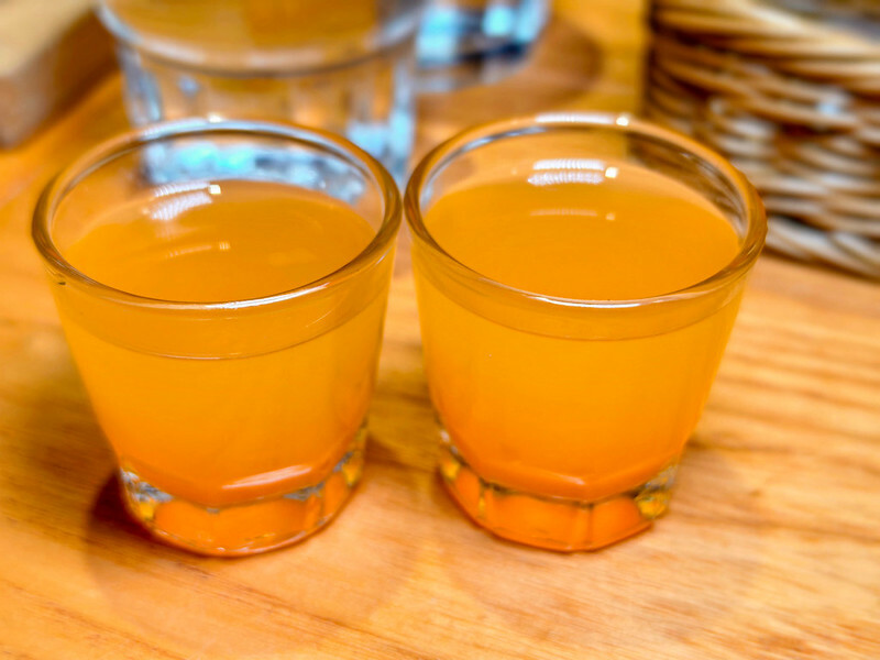 國父紀念館美食推薦！台北必吃多汁山本漢堡排，白飯湯品免費續。