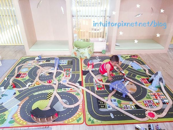 新營親子館玩軌道車2.jpg 新營親子館玩軌道車2.jpg
