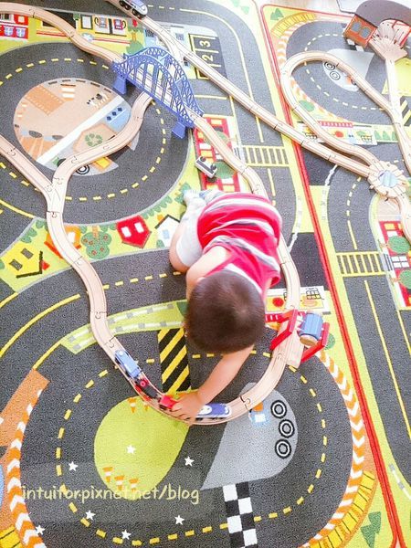 新營親子館玩軌道車3.jpg 新營親子館玩軌道車3.jpg