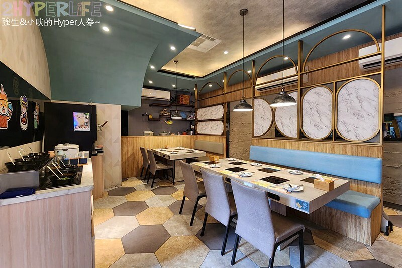 人氣台中石頭火鍋也是寵物友善火鍋店哦！石頭火鍋爆香後再上桌的古早味雞腿肉鍋超香的～