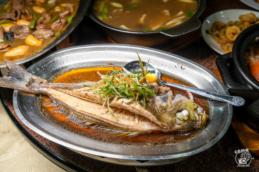台中市西屯區大祥海鮮燒鵝餐廳 | 秋天就要吃螃蟹!台中老饕就愛吃這間~