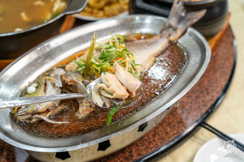 台中市西屯區大祥海鮮燒鵝餐廳 | 秋天就要吃螃蟹!台中老饕就愛吃這間~