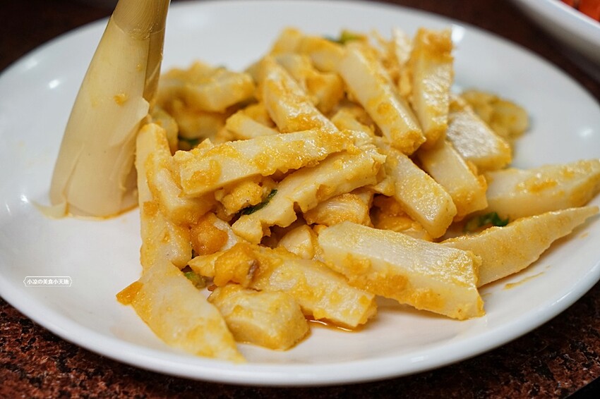 螃蟹控必收！！台中少見365天都有現撈活蟹料理，還有上百道熱炒任你點，聚餐來這準沒錯！！