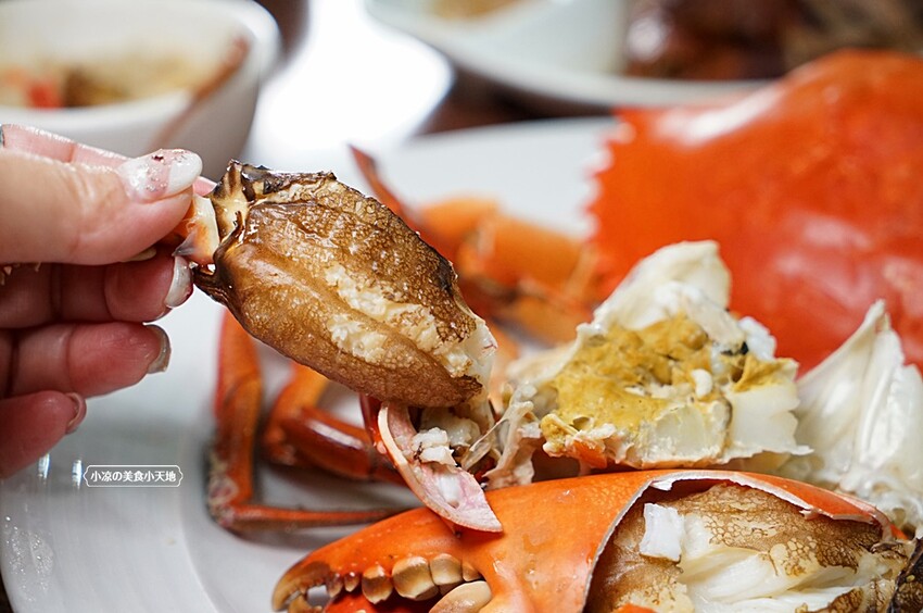 螃蟹控必收！！台中少見365天都有現撈活蟹料理，還有上百道熱炒任你點，聚餐來這準沒錯！！