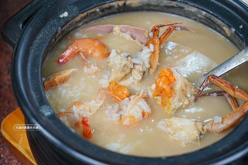 螃蟹控必收！！台中少見365天都有現撈活蟹料理，還有上百道熱炒任你點，聚餐來這準沒錯！！