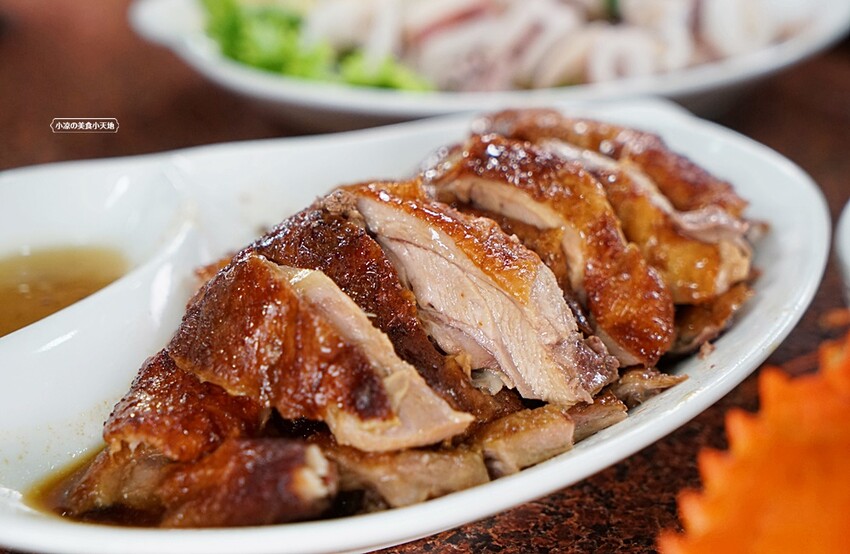 螃蟹控必收！！台中少見365天都有現撈活蟹料理，還有上百道熱炒任你點，聚餐來這準沒錯！！