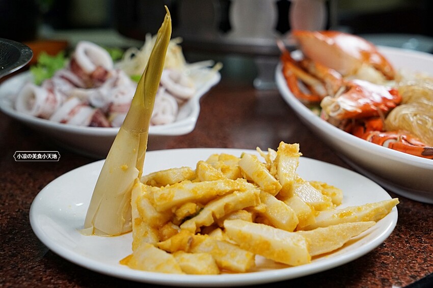 螃蟹控必收！！台中少見365天都有現撈活蟹料理，還有上百道熱炒任你點，聚餐來這準沒錯！！