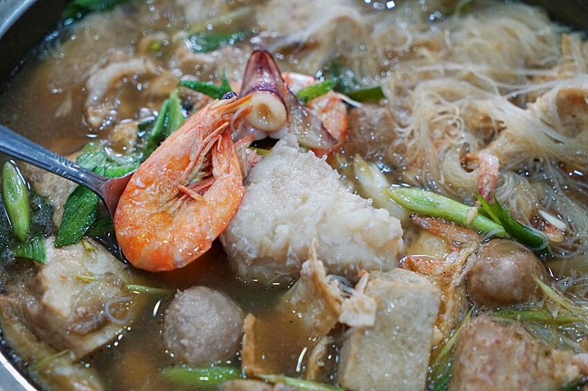 一年四季都能吃到活蟹料理！招牌燒鵝、潮汕砂鍋粥、各式熱炒通通有，聚餐就來這！！