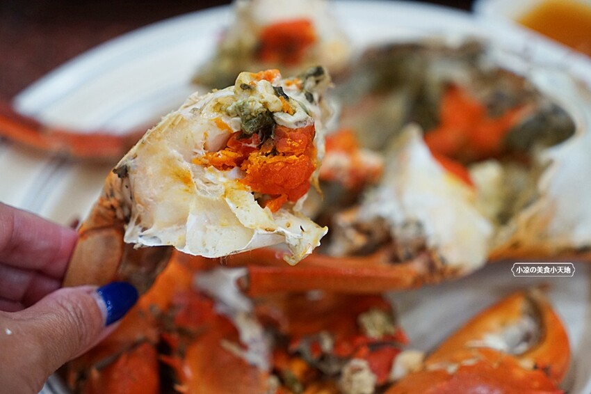 一年四季都能吃到活蟹料理！招牌燒鵝、潮汕砂鍋粥、各式熱炒通通有，聚餐就來這！！