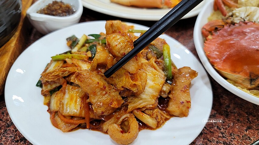 一年四季都能吃到活蟹料理！招牌燒鵝、潮汕砂鍋粥、各式熱炒通通有，聚餐就來這！！