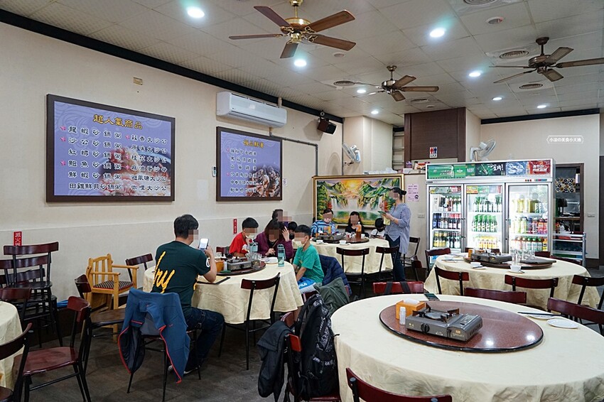 螃蟹控必收！！台中少見365天都有現撈活蟹料理，還有上百道熱炒任你點，聚餐來這準沒錯！！