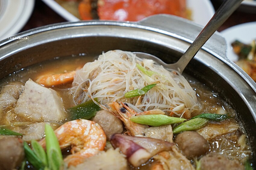 一年四季都能吃到活蟹料理！招牌燒鵝、潮汕砂鍋粥、各式熱炒通通有，聚餐就來這！！