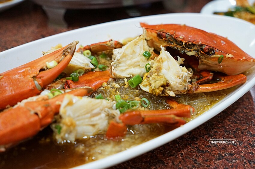 一年四季都能吃到活蟹料理！招牌燒鵝、潮汕砂鍋粥、各式熱炒通通有，聚餐就來這！！