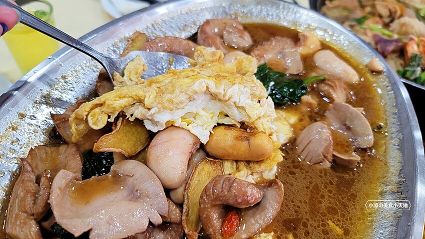 一年四季都能吃到活蟹料理！招牌燒鵝、潮汕砂鍋粥、各式熱炒通通有，聚餐就來這！！