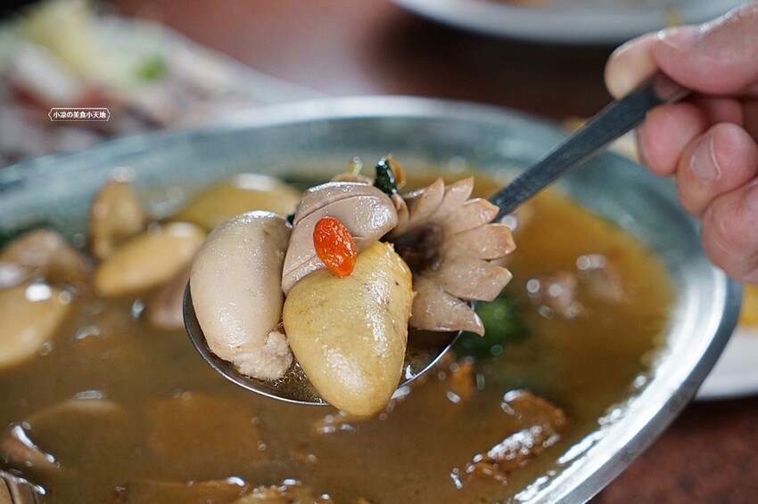 螃蟹控必收！！台中少見365天都有現撈活蟹料理，還有上百道熱炒任你點，聚餐來這準沒錯！！