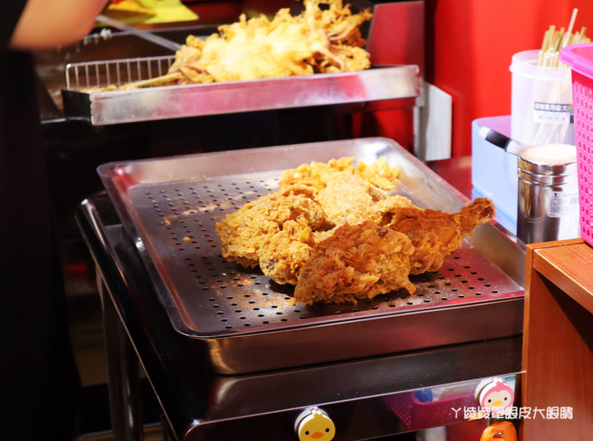 新竹下午茶外送推薦嵐町雞排！比臉還要大的爆汁厚切雞排，巨無霸酥炸深海魷魚