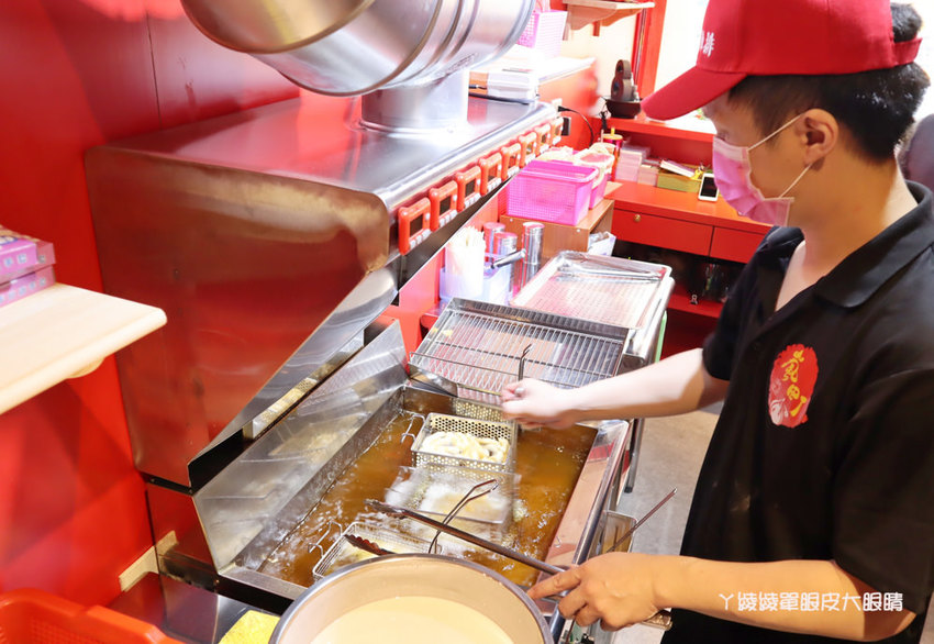 新竹下午茶外送推薦嵐町雞排!比臉還要大的爆汁厚切雞排,巨無霸酥炸深海魷魚