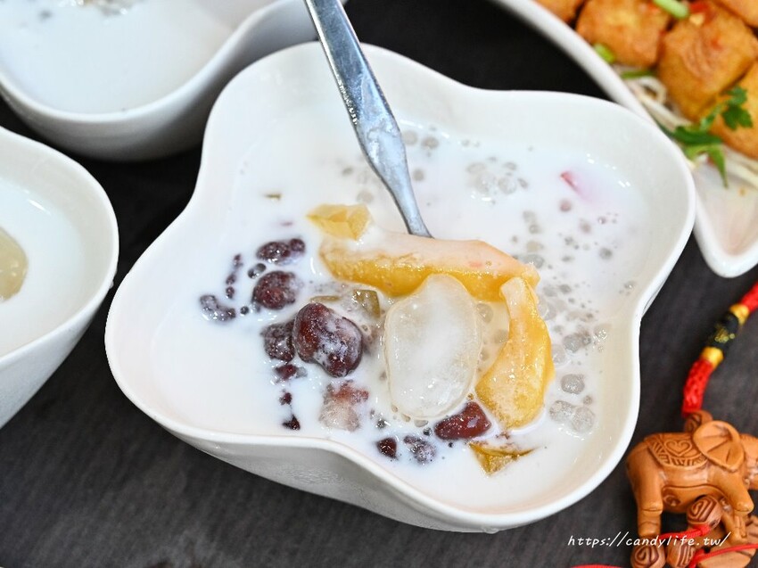 曼谷皇朝泰式料理|台中高CP值泰式餐廳,免收服務費,平日午餐桌菜再享85折~