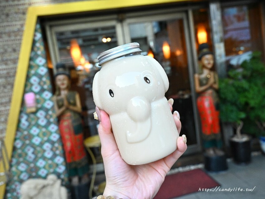 曼谷皇朝泰式料理|台中高CP值泰式餐廳,免收服務費,平日午餐桌菜再享85折~