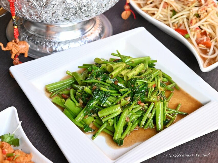 曼谷皇朝泰式料理|台中高CP值泰式餐廳,免收服務費,平日午餐桌菜再享85折~