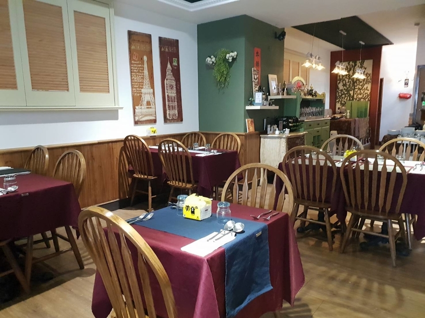 【花蓮.市區】龍私廚義式餐廳寵物友善。推濃情巧克力蝦+馬鈴薯做的麵疙瘩+糖炒杏仁奶油冰霜。超獨特口味