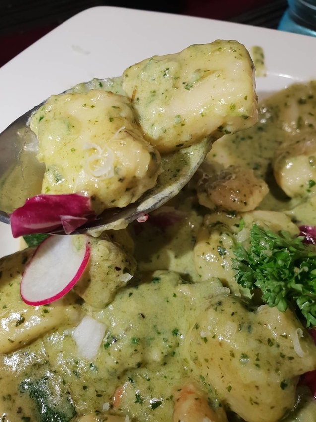 【花蓮.市區】龍私廚義式餐廳寵物友善。推濃情巧克力蝦+馬鈴薯做的麵疙瘩+糖炒杏仁奶油冰霜。超獨特口味