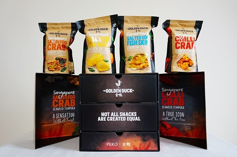 豪享吃金鴨.新加坡必買伴手禮.金鴨.金鴨鹹蛋魚皮.金鴨台灣.金鴨鹹蛋黃洋芋片.金鴨洋芋片.金鴨鹹蛋黃魚皮.鹹蛋黃蟹天婦羅紫菜.辣椒蟹天婦羅紫菜.新加坡零食.