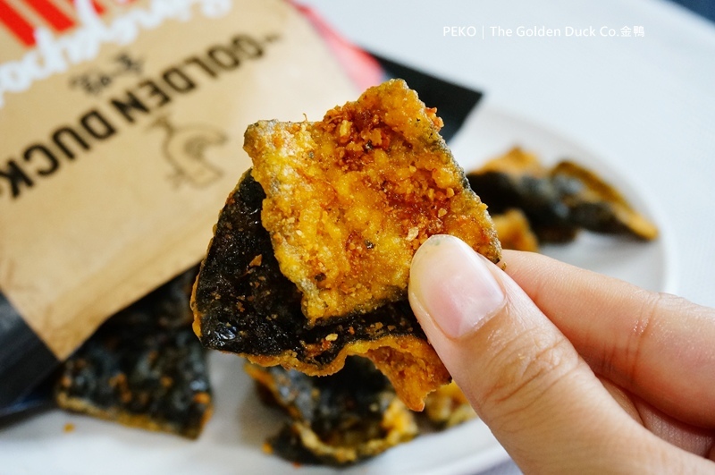 豪享吃金鴨.新加坡必買伴手禮.金鴨.金鴨鹹蛋魚皮.金鴨台灣.金鴨鹹蛋黃洋芋片.金鴨洋芋片.金鴨鹹蛋黃魚皮.鹹蛋黃蟹天婦羅紫菜.辣椒蟹天婦羅紫菜.新加坡零食.