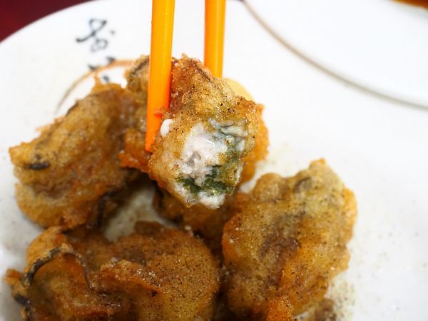 桃園中壢美食-四味飄香-這家的臭豆腐超好吃，炸蚵仔酥激推  (邀約) @民宿女王芽月-美食.旅遊.全台趴趴走