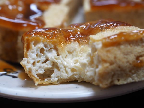 桃園中壢美食-四味飄香-這家的臭豆腐超好吃，炸蚵仔酥激推  (邀約) @民宿女王芽月-美食.旅遊.全台趴趴走