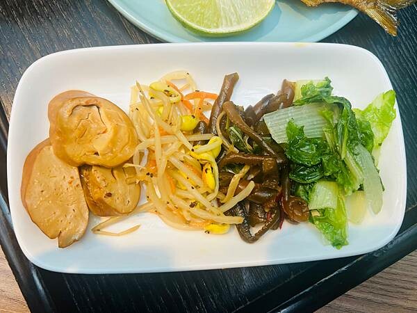 台北迪化街：老台北的同安樂午餐。桃花源緣老式建築屋品茶加點心