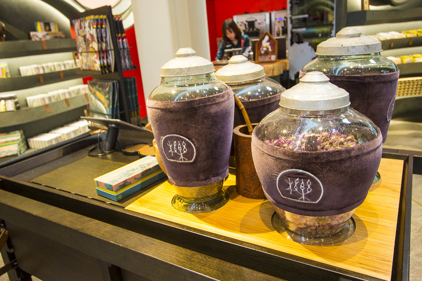 【台中景點】宮原眼科第三間特色店｜櫟社～，第四信用合作社姐妹店，茶霜淇淋和奶油餅乾是人氣商品