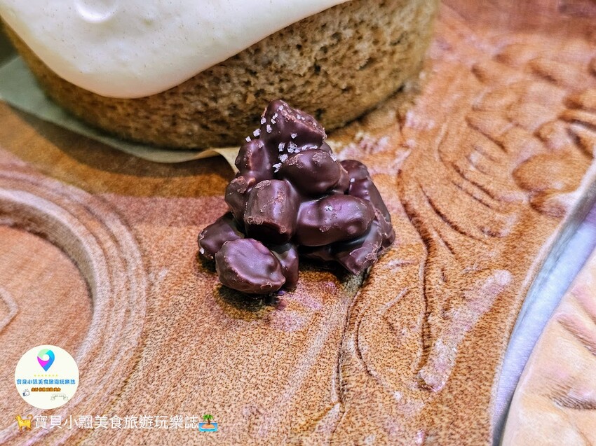 台中市中區[食]台中 櫟社 宮原眼科新品牌 主打將茶呈現於甜點上，其中招牌霜淇淋及茶戚風 來此必點