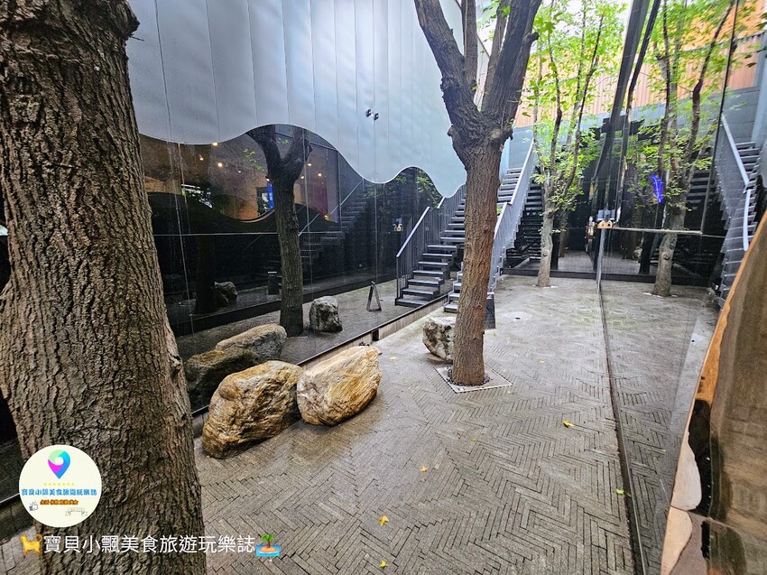 台中市中區[食]台中 櫟社 宮原眼科新品牌 主打將茶呈現於甜點上，其中招牌霜淇淋及茶戚風 來此必點