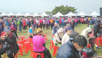 2020.10.24虎頭山環保公園舉辦[銀力時代 再創高峰]千人健走活動˙排隊失序.民怨沸騰