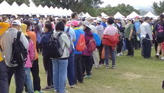 2020.10.24虎頭山環保公園舉辦[銀力時代 再創高峰]千人健走活動˙排隊失序.民怨沸騰