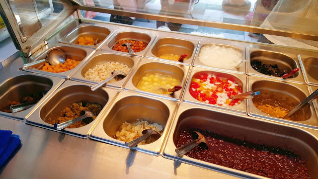 Food|台南永康|芸馨冰棧-琳瑯滿目又特別的剉冰配料,雪蓮子、百合、自製酸梅、鹽滷豆花,夏日消暑最佳選擇