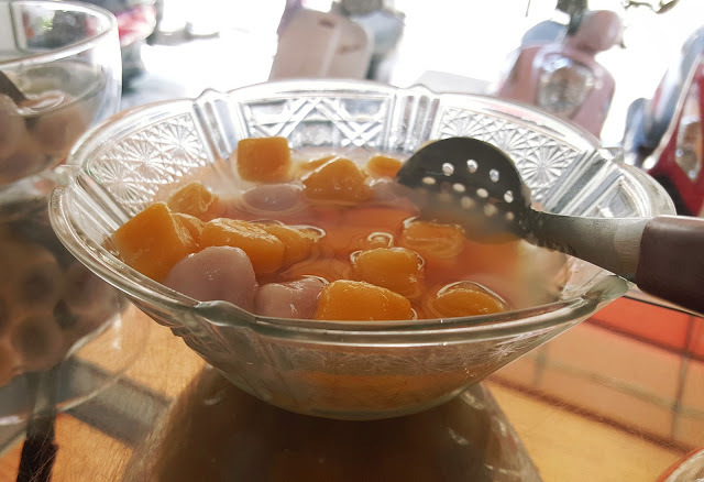 Food|台南永康|芸馨冰棧-琳瑯滿目又特別的剉冰配料,雪蓮子、百合、自製酸梅、鹽滷豆花,夏日消暑最佳選擇