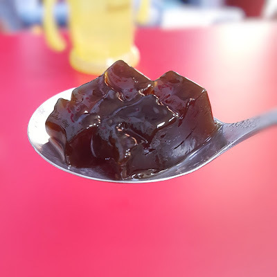 Food|台南永康|芸馨冰棧-琳瑯滿目又特別的剉冰配料,雪蓮子、百合、自製酸梅、鹽滷豆花,夏日消暑最佳選擇