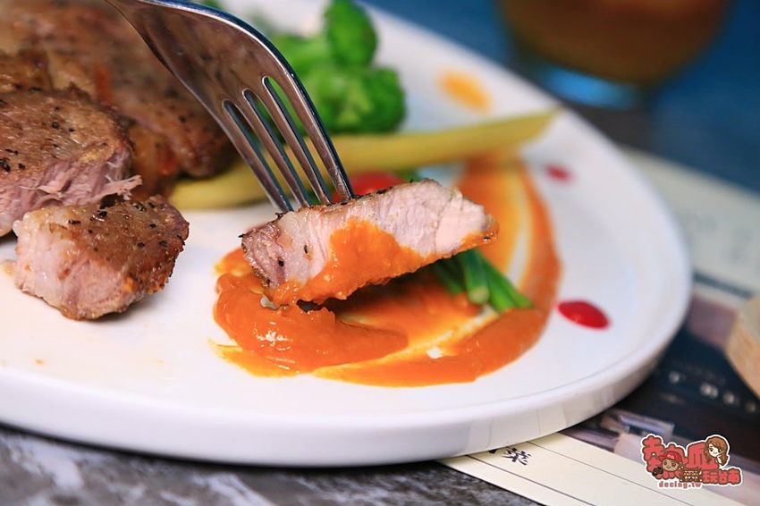 【台南美食】台南唯一空中花園用餐環境！台南美術館2館一覽台南夜景的好去處：美。食光 Lumière餐酒館 - 熱血玩台南。跳躍新世界