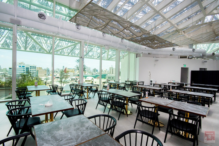 【臺南美食】主廚經典西菜變成經濟外帶餐盒｜老饕必吃爐烤安格斯牛肋眼蒜香蛋炒飯｜台南美術館景觀餐廳｜貼心免下車取餐服務~~美。食光 Lumière - 南人幫