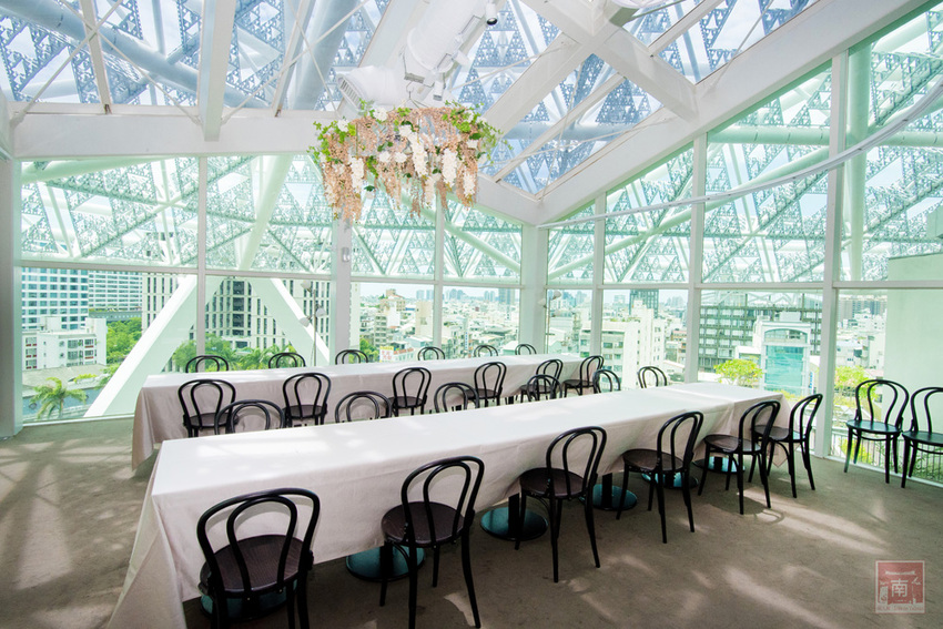 【臺南美食】主廚經典西菜變成經濟外帶餐盒｜老饕必吃爐烤安格斯牛肋眼蒜香蛋炒飯｜台南美術館景觀餐廳｜貼心免下車取餐服務~~美。食光 Lumière - 南人幫